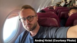 Beloruski novinar, reditelj i opozicioni aktivista Andrej Gnjot je negirao optužbe za utaju poreza na osnovu kojih ga beloruske vlasti potražuju od Srbije. 