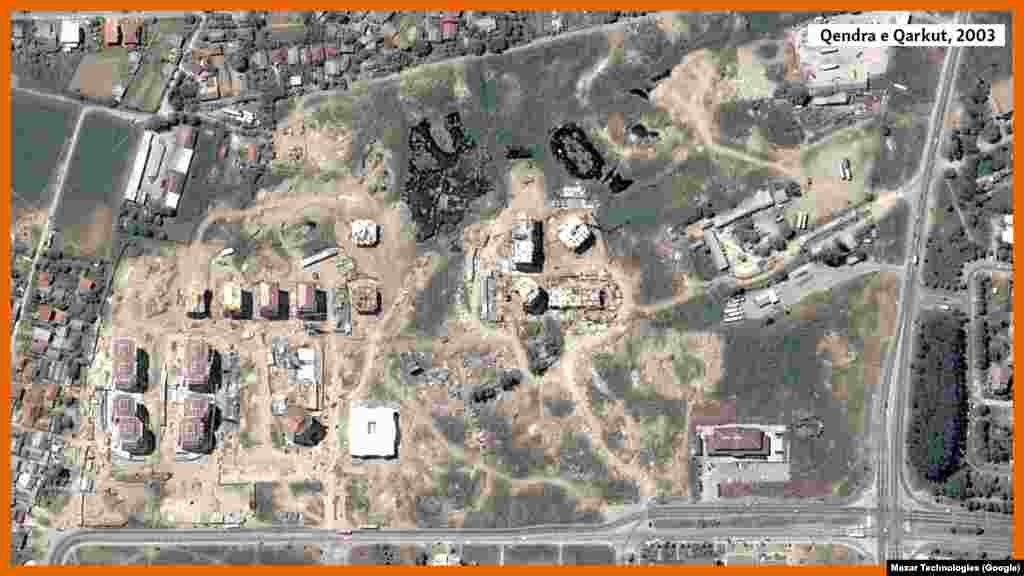 Një pjesë e Lisiçës së Re, e ashtuquajtura Qendra e Qarkut, ku janë ngritur shumë ndërtesa.