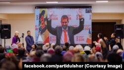 Procurorii erau fotografiați cu regularitate, iar pozele erau trimise unei persoane care întocmea rapoarte despre rezultatele supravegherii.