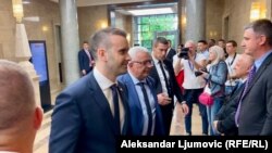 Premijer Crne Gore Milojko Spajić, koji je najavio da će Crna Gora podržati rezoluciju UN o Srebrenici, i predsjednik Skupštine Andrija Mandić, koji se tome protivi. Podgorica, 9. maja 2024. 