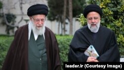 Lideri suprem i Iranit, Ajatollah Ali Khamenei dhe presidenti i ndjerë i Iranit, Ebrahim Raisi. 