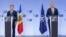 Prim-ministrul R. Moldova, Dorin Recean (stânga) și secretarul general NATO, Jens Stoltenberg, fac declarații pentru presă la Bruxelles, octombrie 2023.