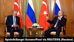 Președintele turc Recep Tayyip Erdoğan și președintele rus Vladimir Putin, la întâlnirea de la Soci, Rusia, 4 septembrie 2023