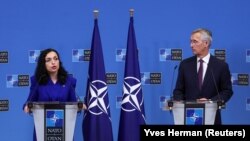 Predsednica Kosova Vjosa Osmani i generalni sekretar NATO-a Jens Stoltenberg na konferenciji za novinare u Briselu, 7. septembra 2023.