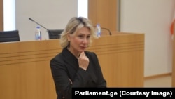 ნინო წილოსანი