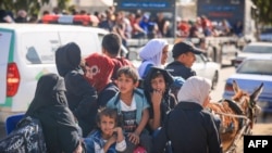 Палестинците го напуштаат северниот дел на Газа, 13 октомври 2023 година