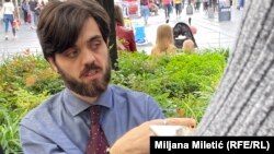 Marko Petković, student istorije, za RSE kaže da bi trebalo da se radi na približavanju Srba i Albanaca i da se ulaže u međunacionalnu saradnju.