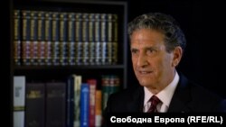 Джеймс Рубин