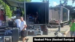 A színház előadásait is promotáló mozgószínpad, a Theatre Wagon