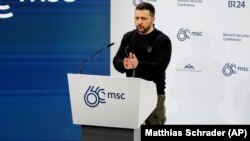 Președintele ucrainean ține un discurs la Conferința de securitate de la München pe 17 februarie.