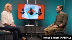 Radu Hossu, care a fost decorat în 2023 de președintele ucrainean Volodimir Zelenski pentru contribuția la apărarea Ucrainei și la cooperarea româno-ucraineană, a fost intervievat la București de reportera Europei Libere Anca Grădinaru. 