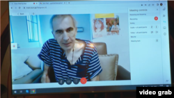 ​​​​​​​Pe 3 iulie, fostul președinte georgian Mihail Saakașvili a luat parte la o nouă audiere în tribunal, prin legătură video, pentru prima dată din luna februarie.
