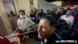 Tijelo jednog od ubijenih humanitaraca World Central Kitchena, kako je naveo medijski ured Gaze, u Deir al-Balahu, Pojas Gaze, 1. aprila 2024.