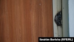 Dyert e salduara që nuk janë ndërruar tash e disa dekada.