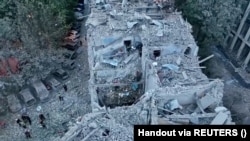 Разрушена сграда при руската атака над Лвов, 6 юни