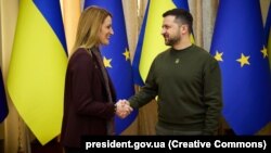 Украинскиот претседател Володимир Зеленски и претседателката на Европскиот парламент Роберта Мецола. Лвiв, 4 март 2023 година