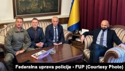 (S desna na lijevo) Ramo Isak, ministar unutrašnjih poslova Federacije BiH, Vahidin Munjić, v.d. direktora Federalne uprave policije (FUP), Ervin Mušinović, savjetnik ministra Isaka, i Mustafa Selmanović, komandir Jedinice specijalne policije Federacije BiH.