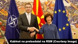 Сиљановска Давкова вели дека мора да го потпише указот за законските измени предложени од Мицкоски бидејќи станува збор за системски закон што се носи со двотретинско мнозинство.