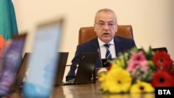Служебния премиер Гълъб Донев на заседанието на Министерския съвет в петък, 28 април 2023 г.