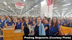 Radnice i radnici južnokorejske fabrike "Yura" u Leskovcu štrajkuju tražeći veće plate, Srbija, Leskovac, 13. jun 2024.