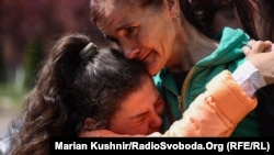 Granatiranje i strah od nove okupacije: Evakuacija ukrajinskog Vovčanska