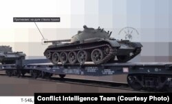 საბჭოთა ტანკი Т-54Б. პრიმორსკის სარკინიგზო პლატფორმაზე. 2023 წლის მარტი.