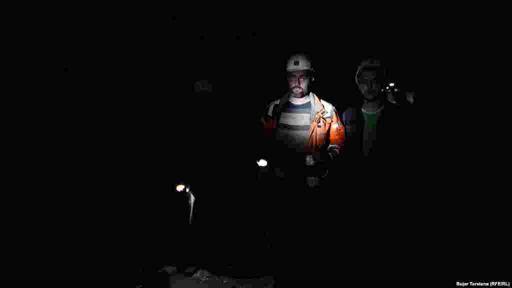 Minatorët vazhdimisht duhet të kenë me vete llambën ndriçuese dhe helmetën mbrojtëse.