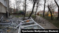საილუსტრაციო ფოტო. დრონით დარტყმის შედეგად დაზიანებული სახლი ხარკოვში