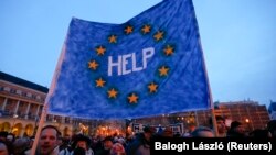 Tüntetés 2015. február 1-jén a Parlament előtt