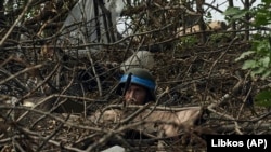 Ukrajinski vojnik u okolini Bahmuta, 4. septembar 2023. 