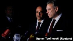 Премиерот Димитар Ковачевски и американскиот дипломат Габриел Ескобар