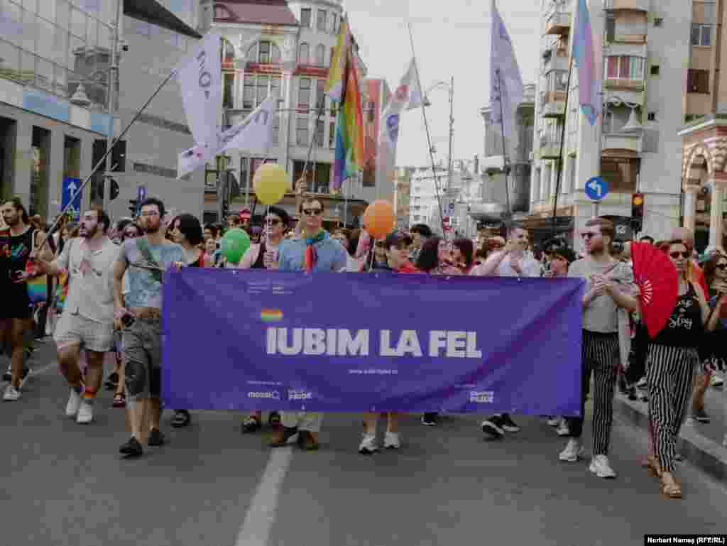 Reprezentanții Asociației MozaiQ, o organizație comunitară care se adresează persoanelor LBGT.&nbsp;