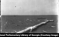 Poti kikötőváros Georgia nyugati részén, a Fekete-tenger keleti partján