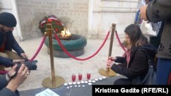 Sarajevski novinari izrazili podršku kolegama u Gazi ispred "Vječne vatre", 5. februara 2024.