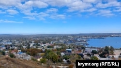 Керчь с вершины горы Митридат, иллюстрационное фото