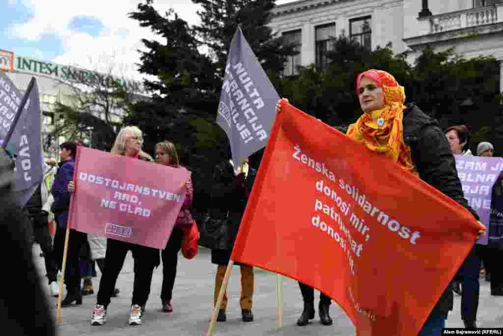 ...prema onima koji &quot;stoje na putu ostvarivanja ženskih prava i sloboda&quot;. &nbsp;
