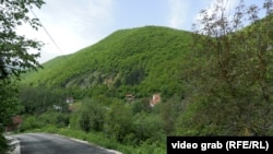 Pamje e fshatit Mekiniqë.