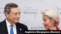 Mario Draghi és Ursula von der Leyen Rómában 2021-ben