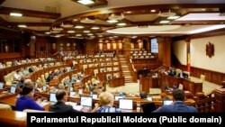 Proiectul de lege a fost votat de 57 de deputați din partidul de guvernământ PAS.