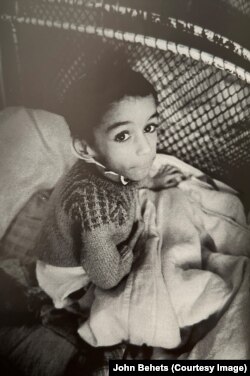 În Căminul-spital nr. 4 Plătărești au fost internați, în perioada 1978-1991, 881 de copii. Jumătate dintre ei au murit. Imaginea este tipărită în albumul „Images of Romania”, foto: John Behets