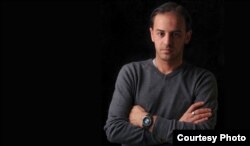 „Știi, răul e deja făcut. Nu poți repara asta. Dar la felul în care privesc acum lucrurile, trebuie să profiți cât de mult poți de viața și de lucrurile care ți se oferă”, spune Izidor.