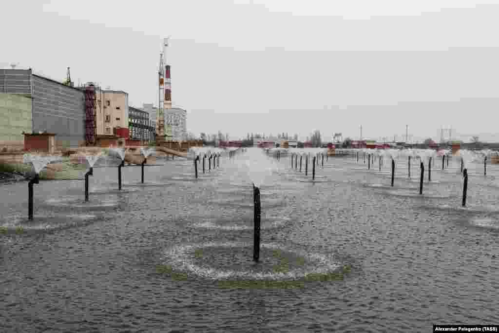 Rashladni mehanizam elektrane Zaporižje, inače najveće nuklearke u Evropi. Fotografije elektrane objavljene su uoči sastanka ruskog predsjednika Vladimira Putina i šefa Međunarodne agencije za atomsku energiju (IAEA) Rafaela Grossija 6. marta.