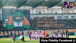 Az FTC a hatalom csapataként gyakori céltáblája a szurkolói üzengetéseknek