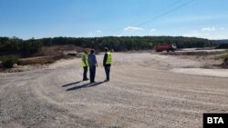 Инспекция на участък 3 от автомагистрала „Хемус“ от бившия регионален министър Иван Шишков край Ловеч, септември 2022
