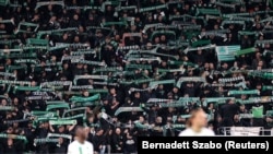 Фенове на унгарския футболен "Ференцварош".