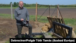 Szabó Csaba polgármester megmutatta a Debreciner újságíróinak a közmunkaprogram egyik fontos munkaállomását: a kertészetet, valamint a mellette épülő önkormányzati szivacsgyárat