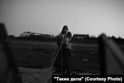 Mihail atya partra húzza a csónakot