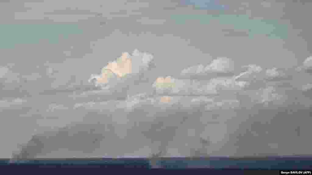 Dim se diže duž linije fronta u pravcu Limana 17. jula. Ruska invazija na Ukrajinu razorila je više gradova i mjesta. &nbsp;