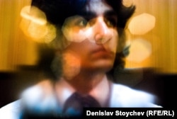 Съученик на Денислав на абитуриентския бал, 2010 г.