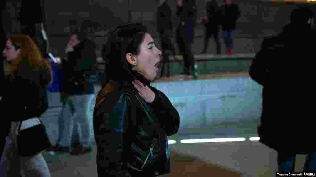 Жена, пострадала от действията на полицията.